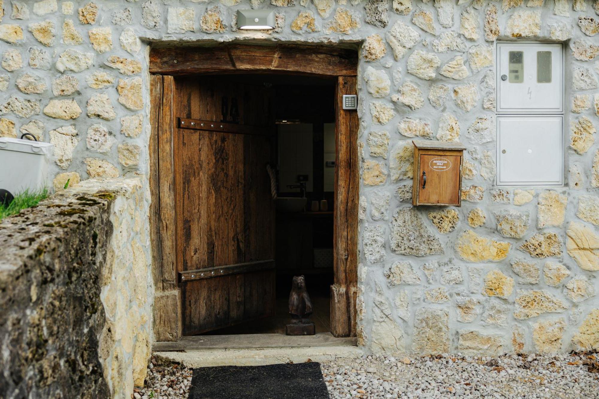 Gozdne Vile Va Vrti Kostel Exterior foto